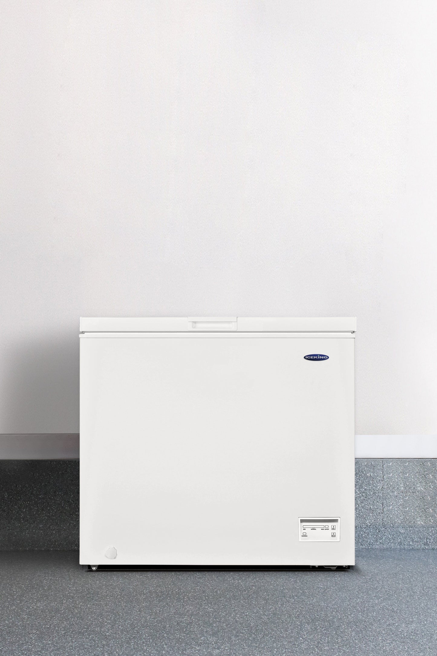 Light Gray Ice King CF197EW 198 ltr Chest Freezer w/1 Basket