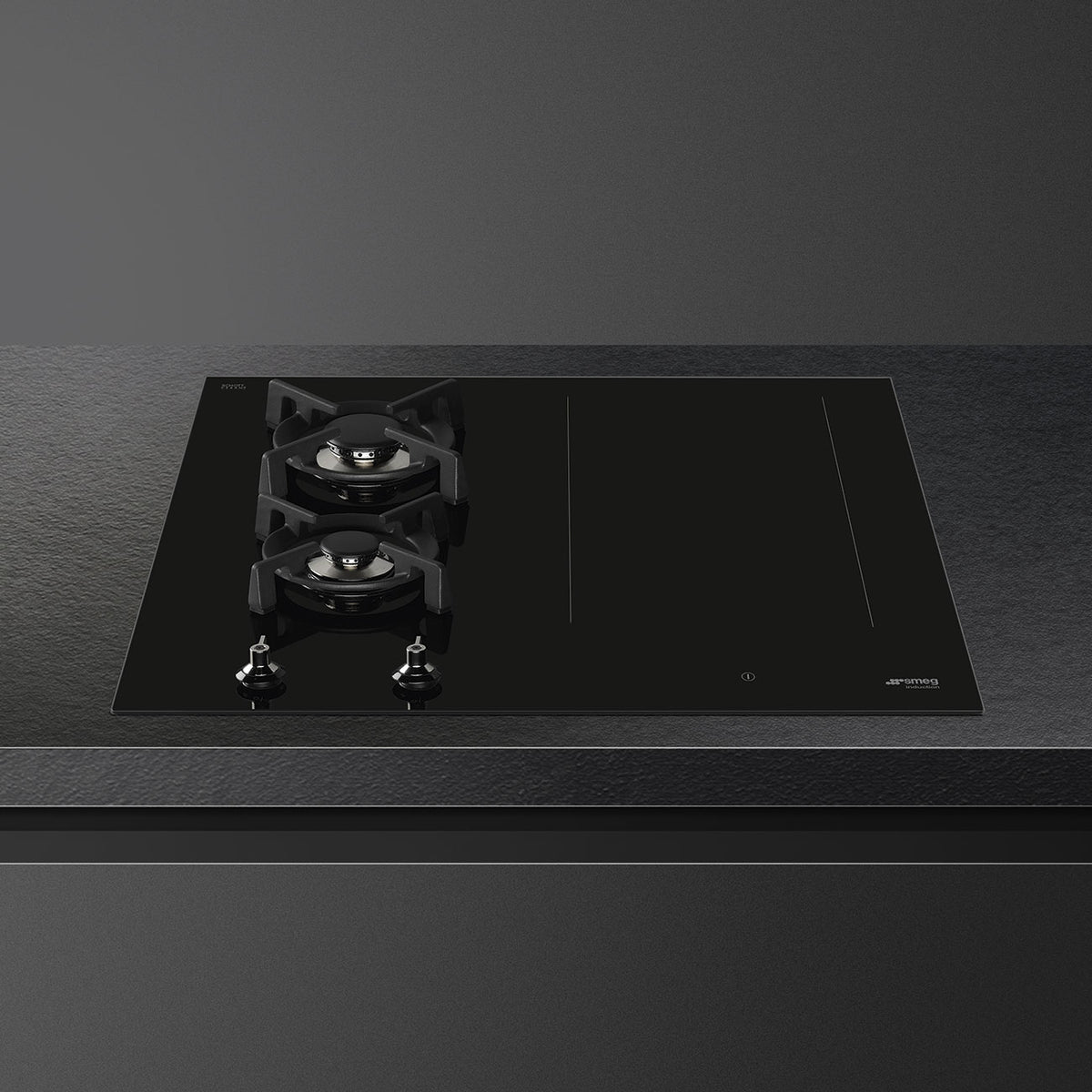 Smeg Classic 65cm Mixed Fuel Hob with Gas Burners and Induction Zone - Black - Core Appliances